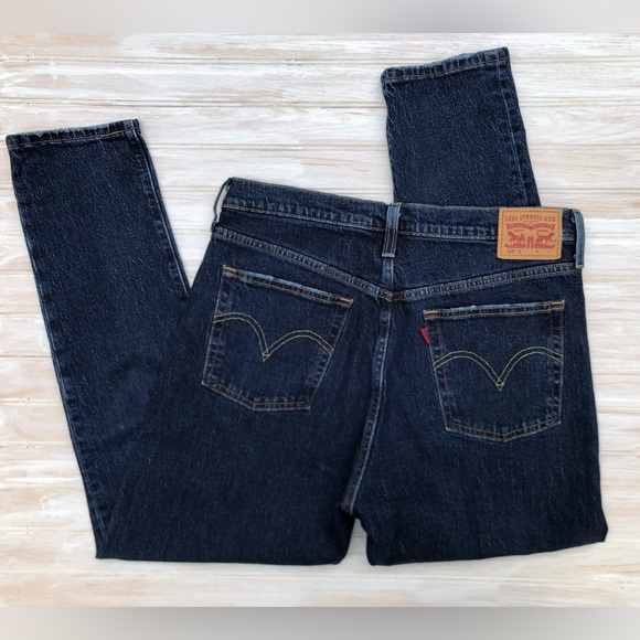 Women’s High Waist Levi’s Button Fly Jeans - Picture 9 of 12